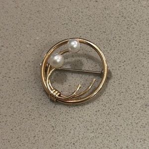 Gold and Pearl Brooch Pin
